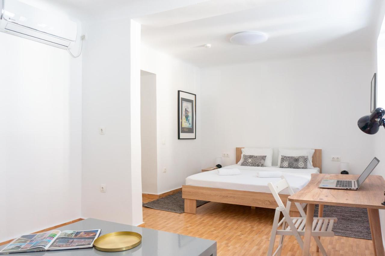 Dioskouros Hostel Атина Екстериор снимка