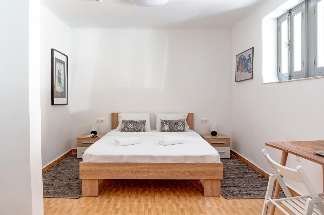 Dioskouros Hostel Атина Екстериор снимка