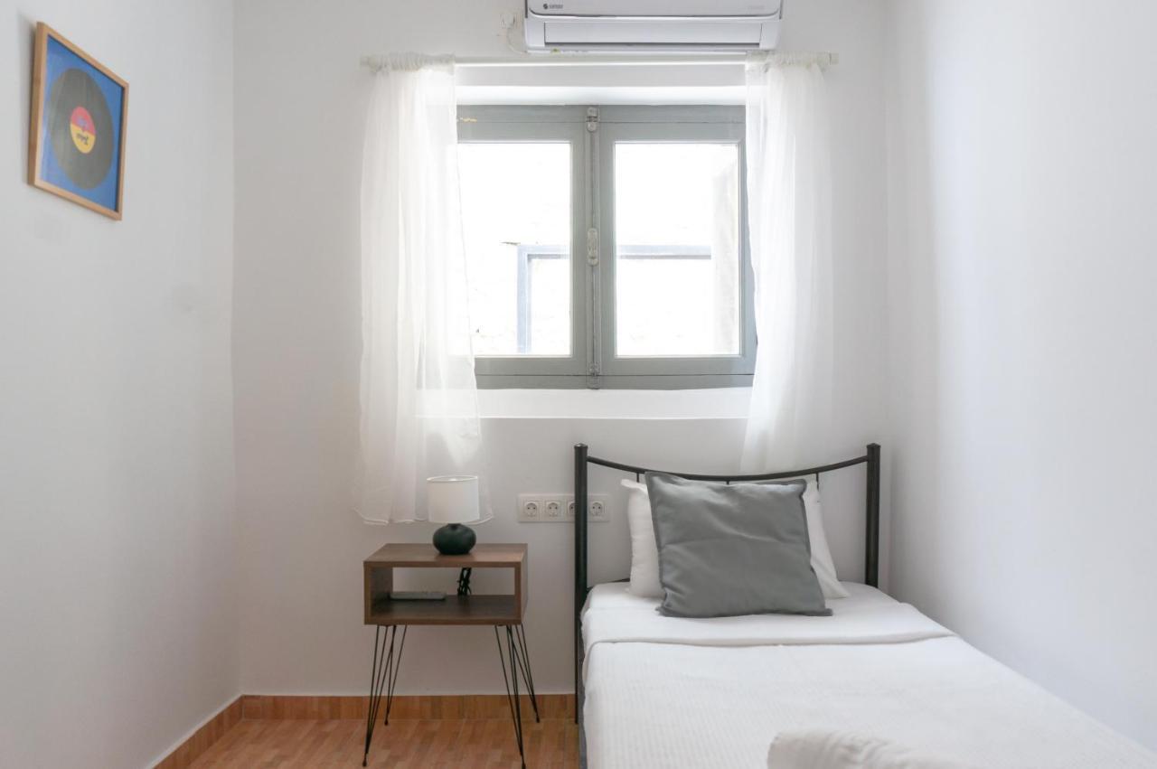 Dioskouros Hostel Атина Екстериор снимка