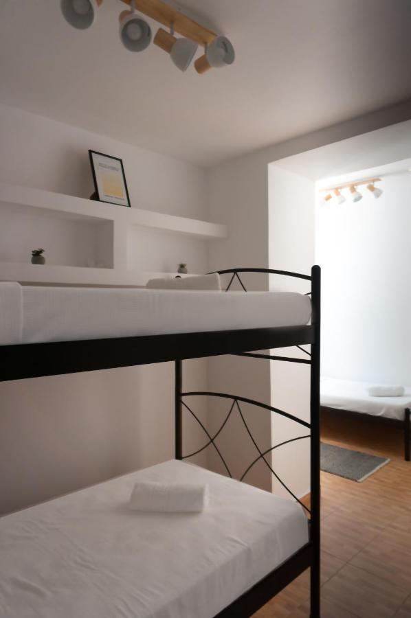 Dioskouros Hostel Атина Екстериор снимка