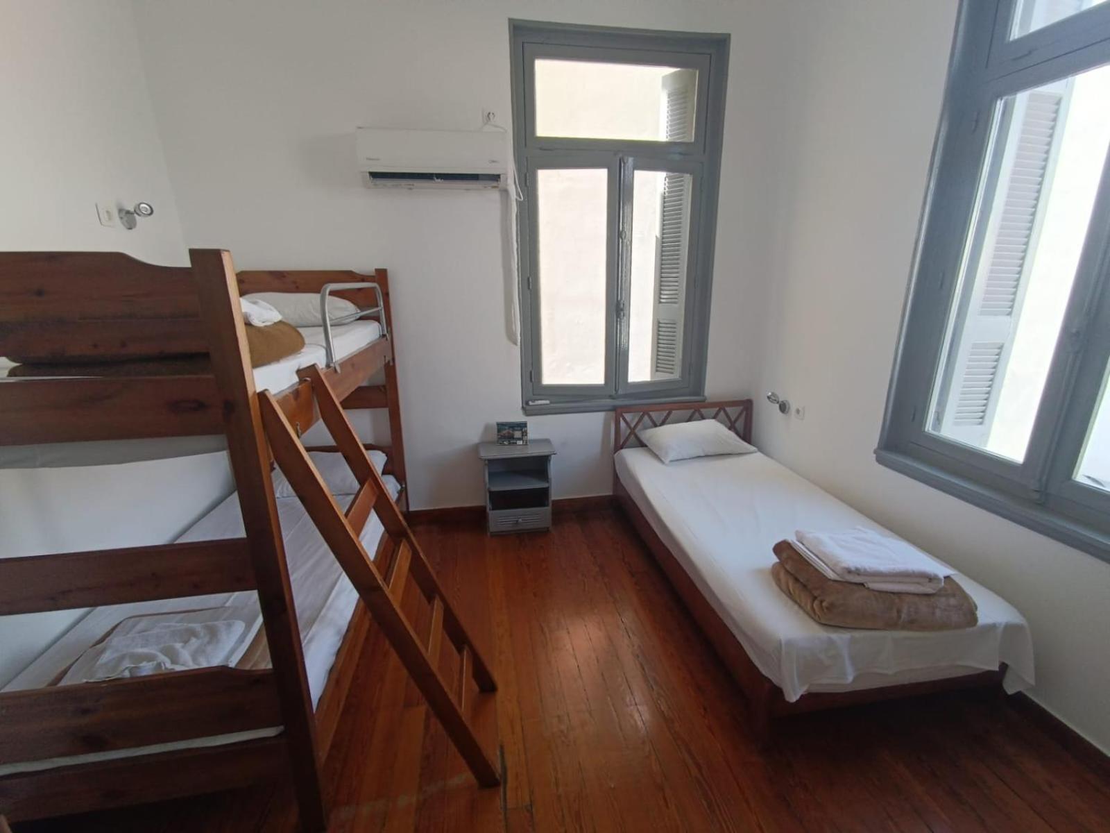 Dioskouros Hostel Атина Екстериор снимка